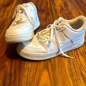 White Nike Air Force 1